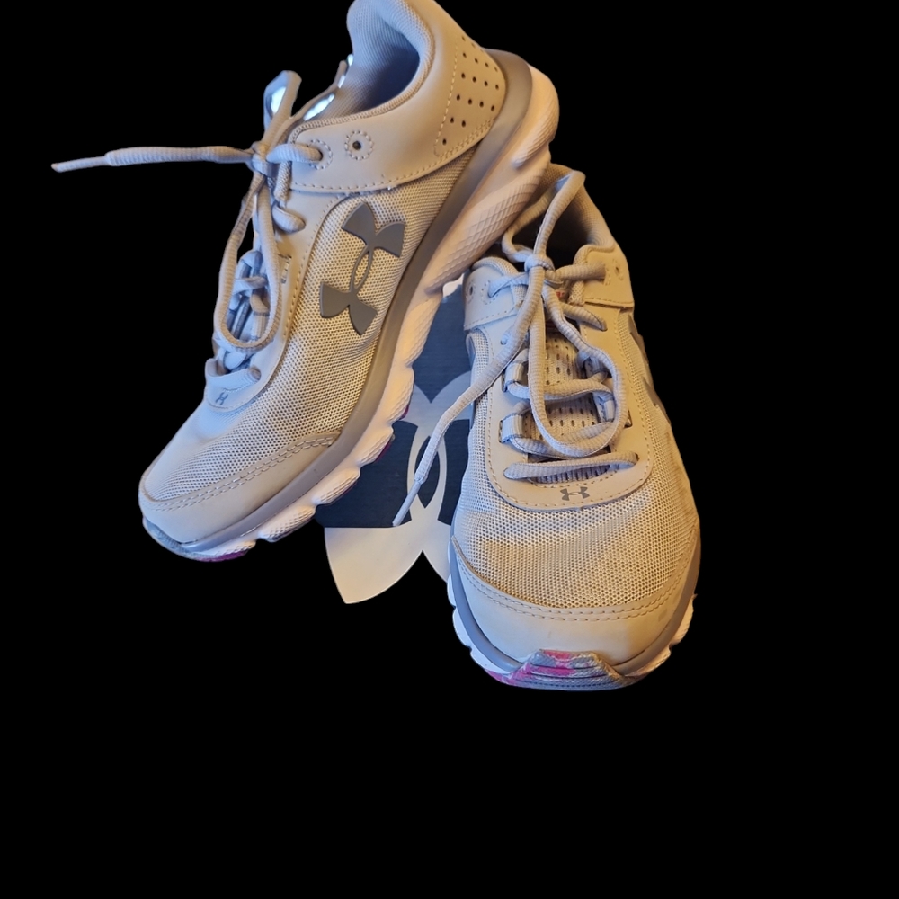Under Armour Charged Assert Size 7 - image 2